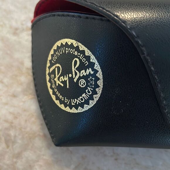 Ray Ban sunglass case - Picture 2 of 3